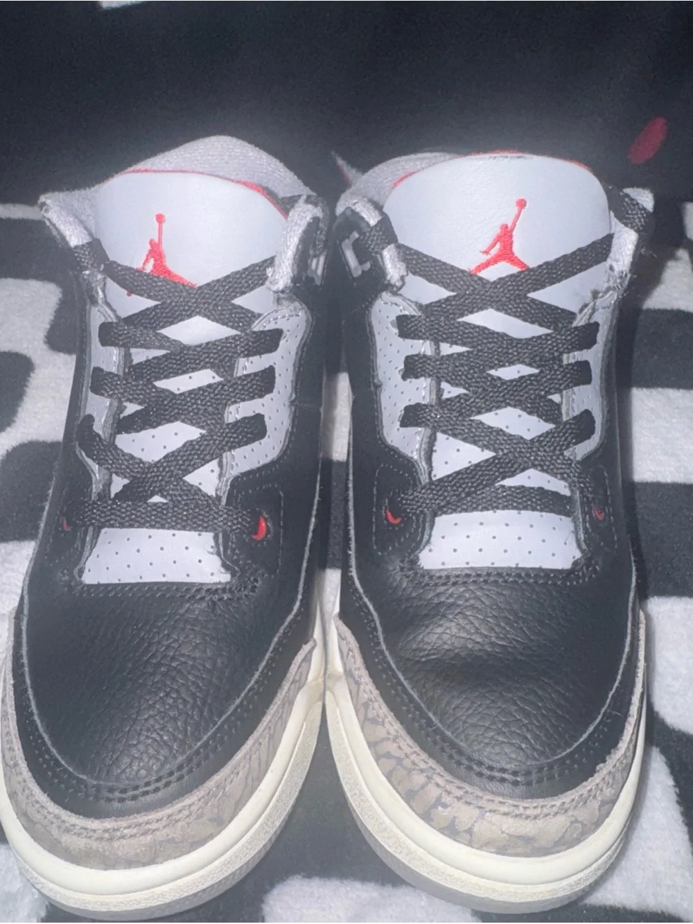 Jordan retro 3 black cement Kids' size 1Y